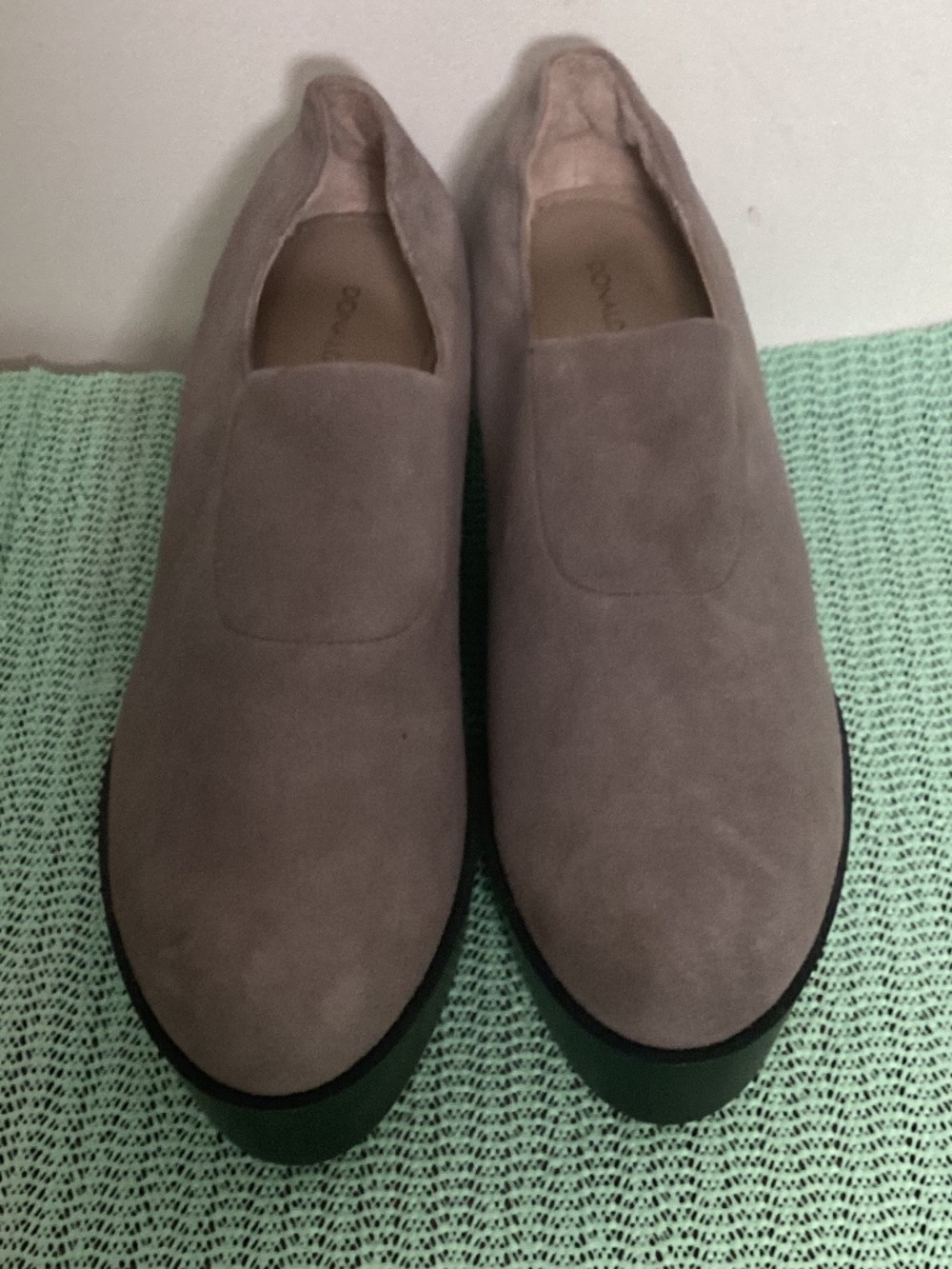 Donald J PLINER leather upper with chunky platform heel slip on shoes  9M